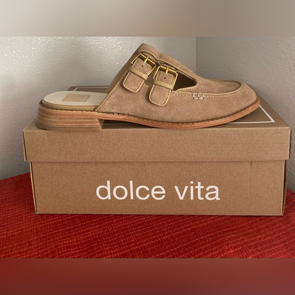 DOLCE VITA Shoes - NWT-.DOLCE VITA WOMENS TAN MULES